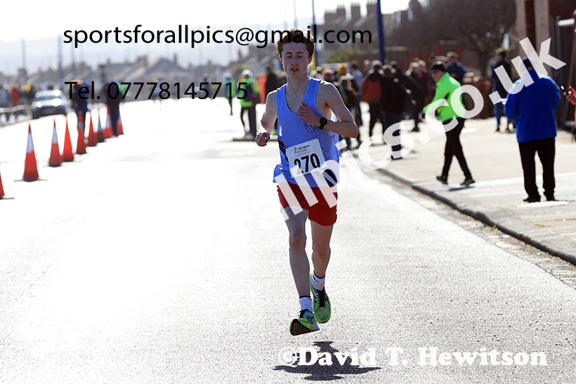 Boys under-15s 5k, 2025 Northern 12 and 6 Stage Road Relays and Junior 5k, Redcar. Photo: David T. Hewitson/Sports for All Pics